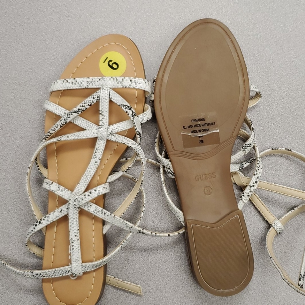 Super cute Guess scrappy sandals sz 9   snake skin